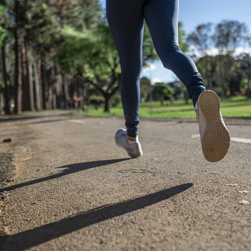 running, woman, race-4782722.jpg